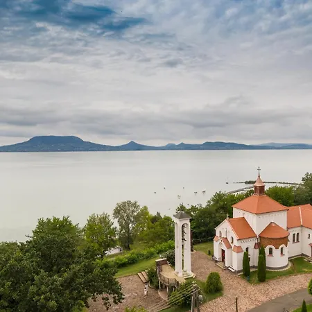 In 45324 Balatonmáriafürdő